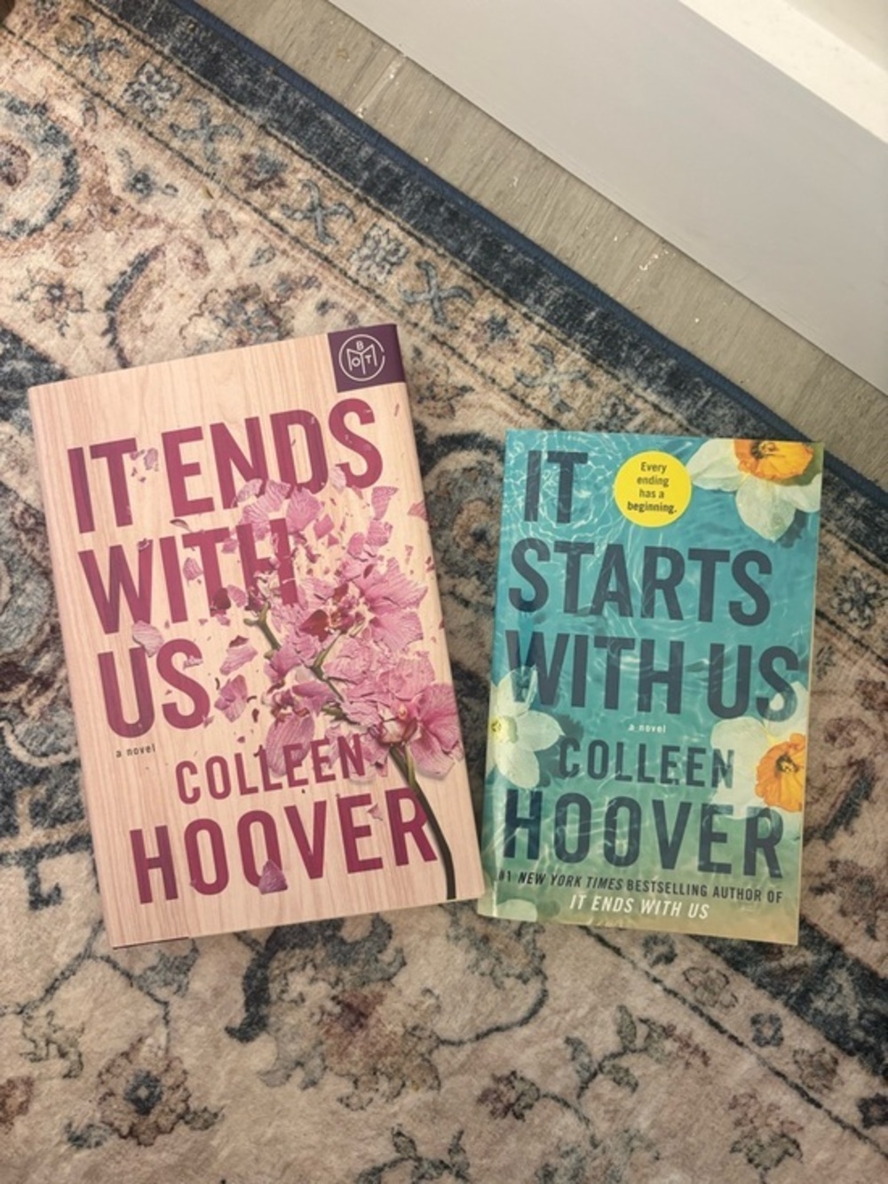 It Ends With Us & It Starts With Us - Colleen Hoover